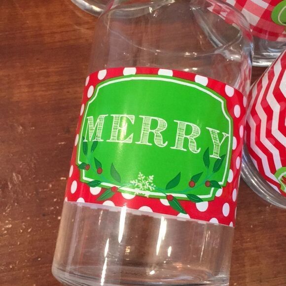 TMD Holdings 4 piece Christmas glasses set - Picture 5 of 10